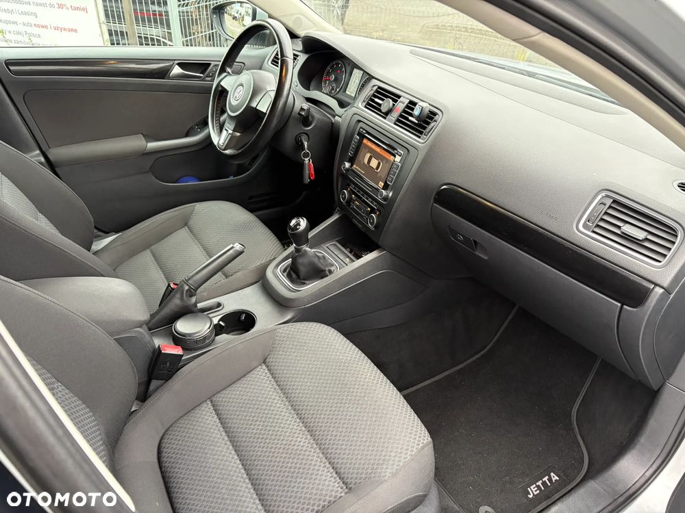 Volkswagen Jetta 1.4 TSI Comfortline - 23