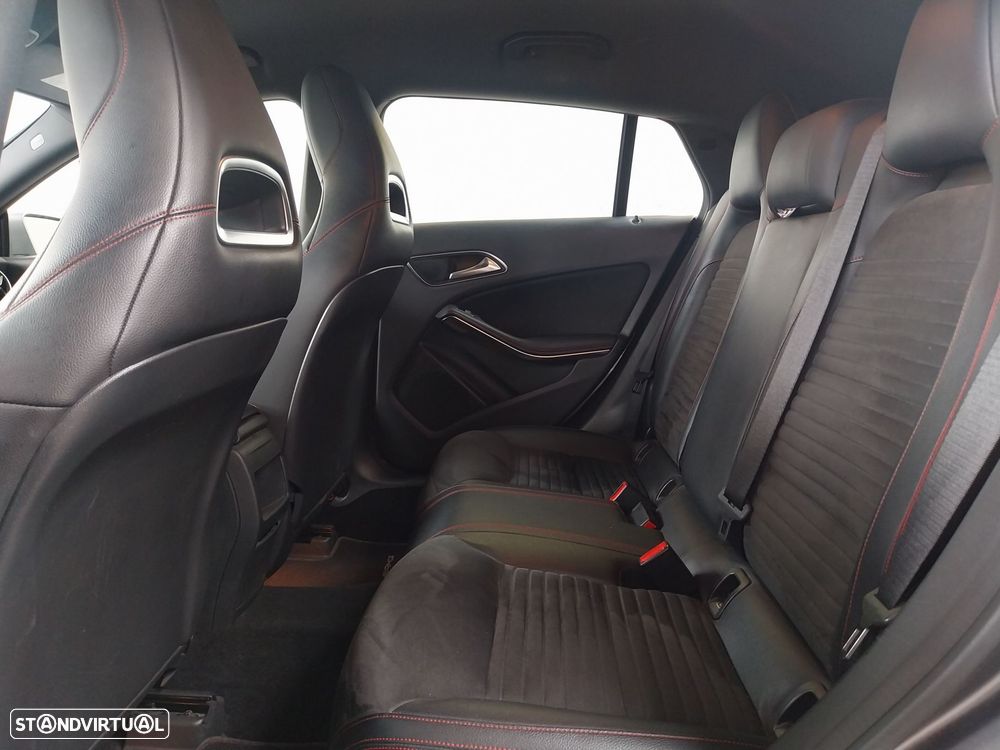 Mercedes-Benz CLA 180 d Shooting Brake AMG Line - 8