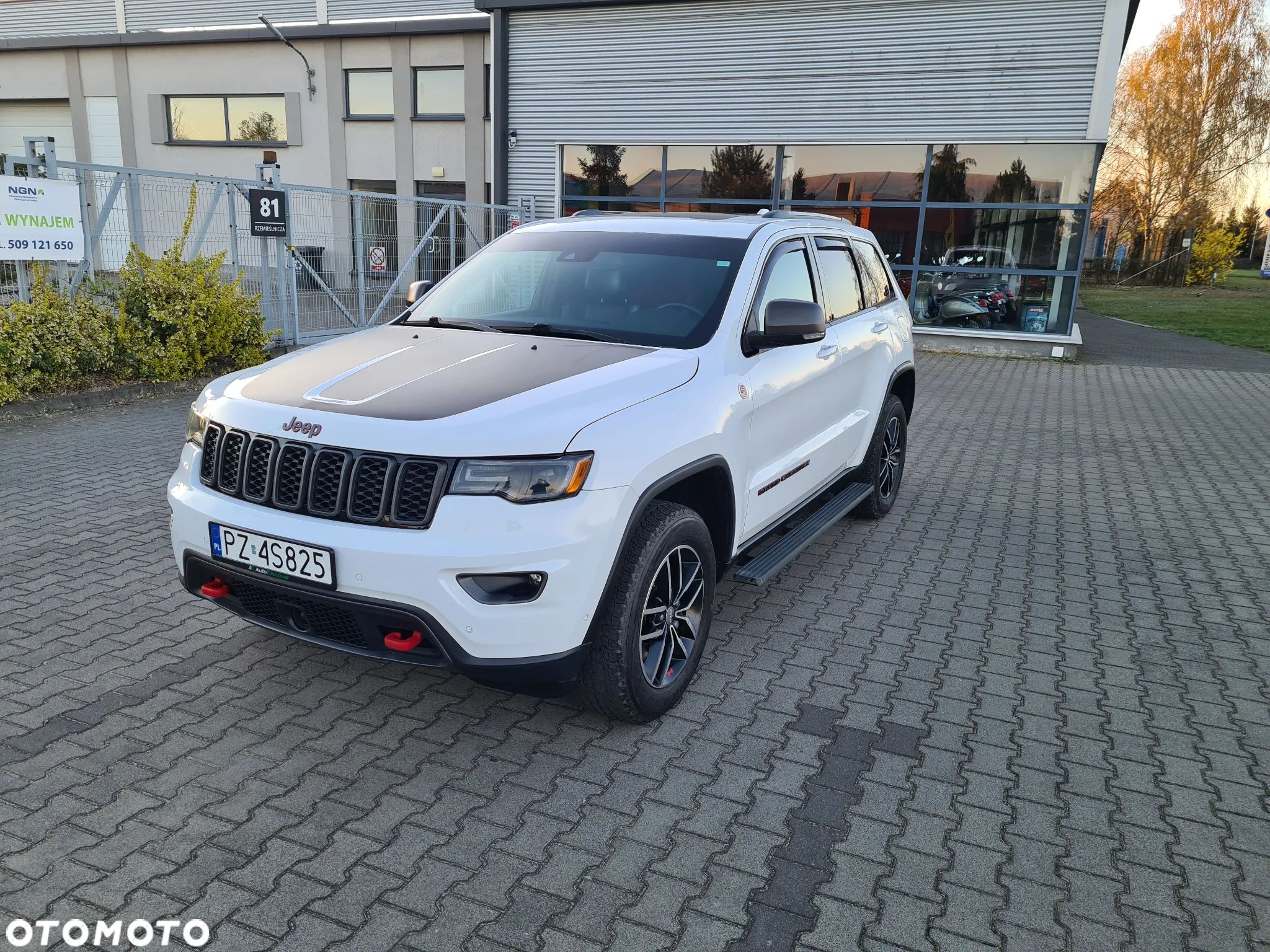 Jeep Grand Cherokee - 1