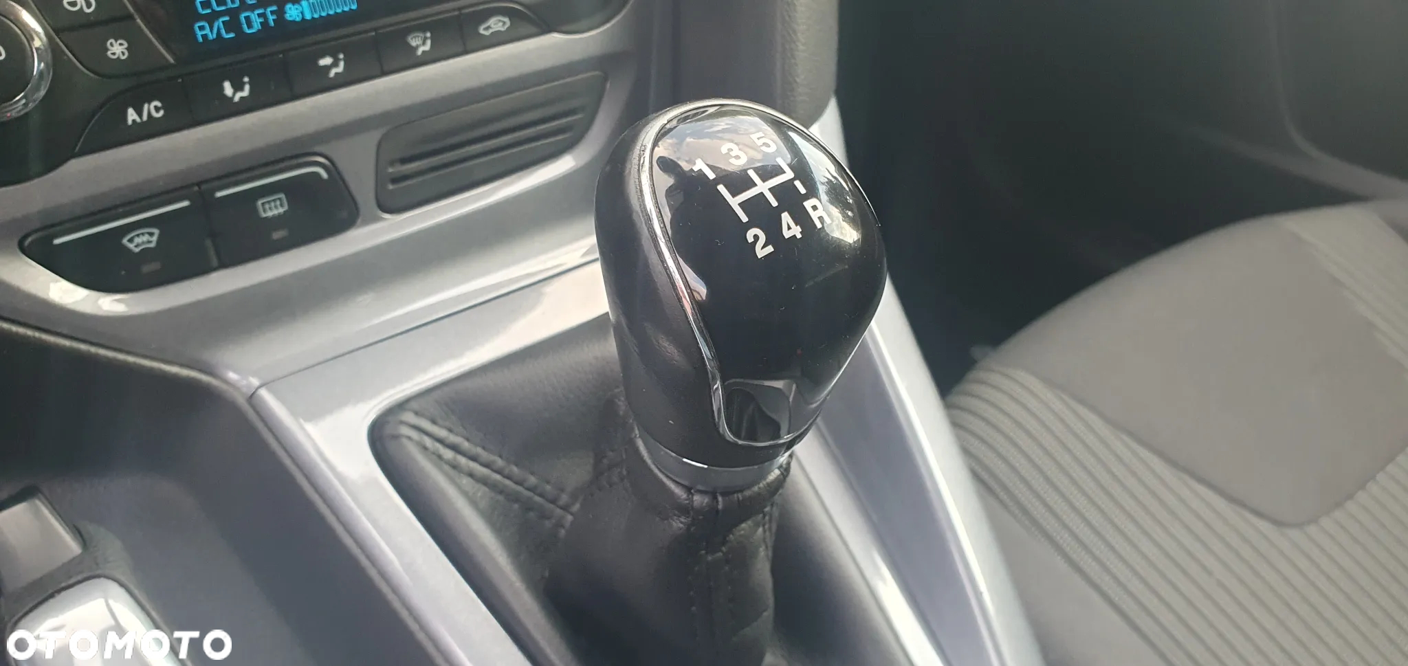 Ford Focus 1.6 Titanium - 27