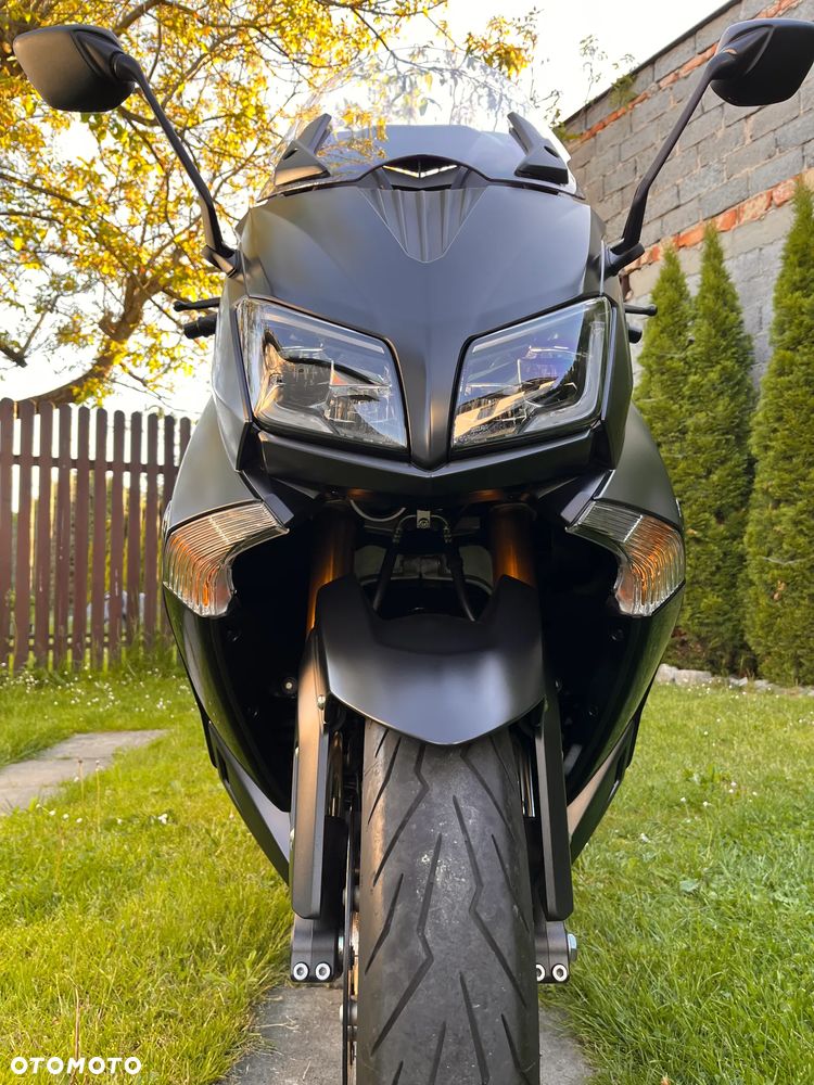 Yamaha Tmax - 16
