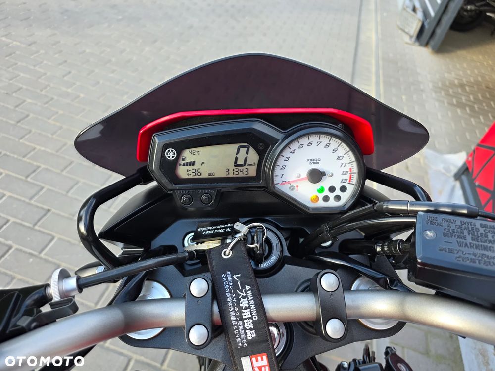 Yamaha FZ8 - 16