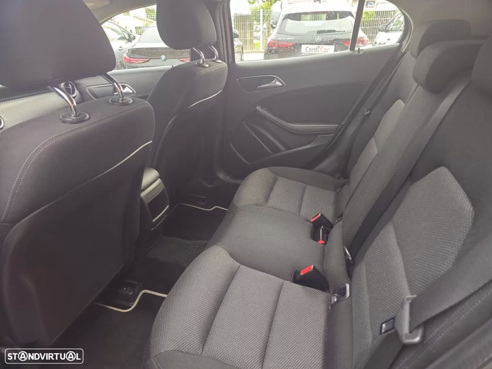 Mercedes-Benz GLA 180 d Style - 12