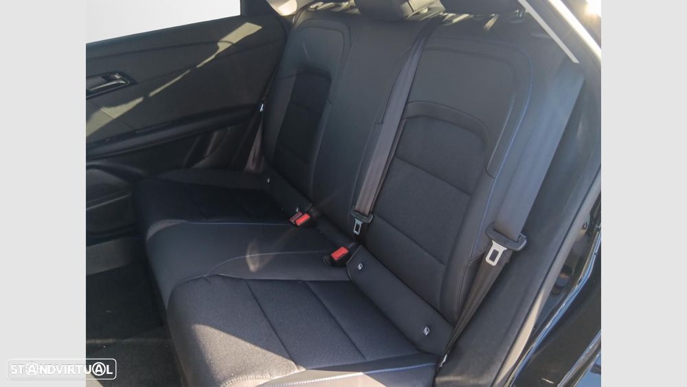 MG MG4 64 kWh Luxury - 13