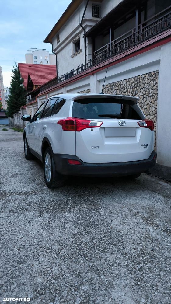 Toyota RAV4 2.2L D-CAT A/T Luxury - 14