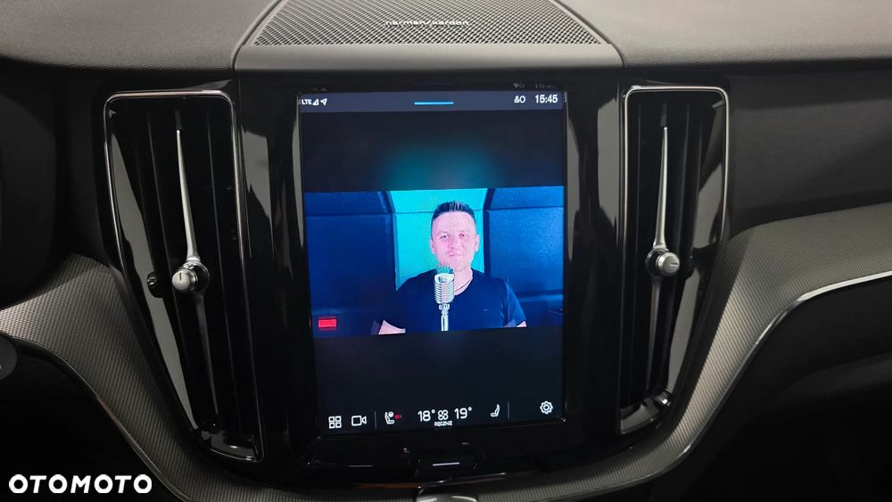 Volvo XC 60 B4 D AWD Plus Dark - 31