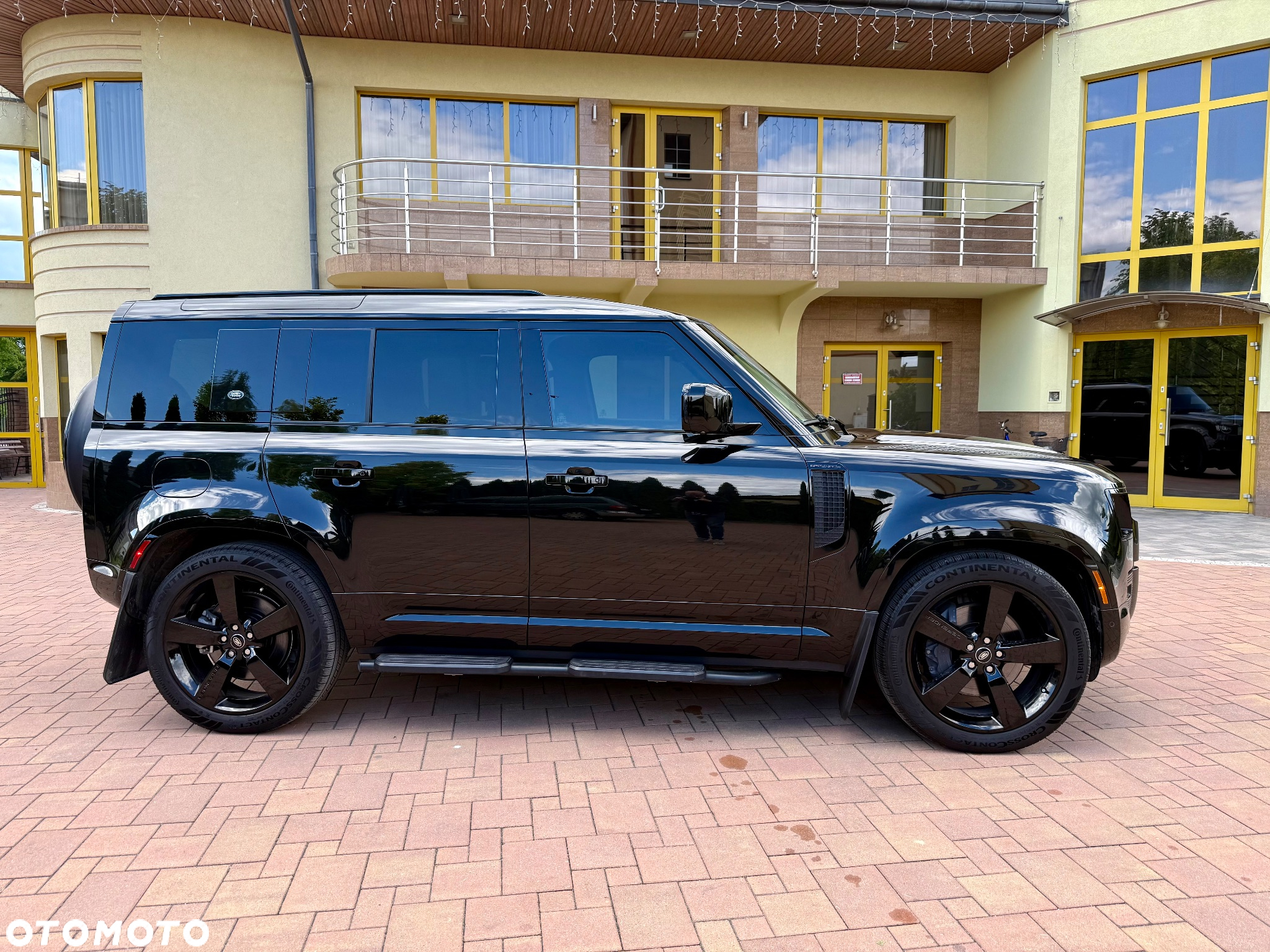 Land Rover Defender 110 P400 X-Dynamic S - 10