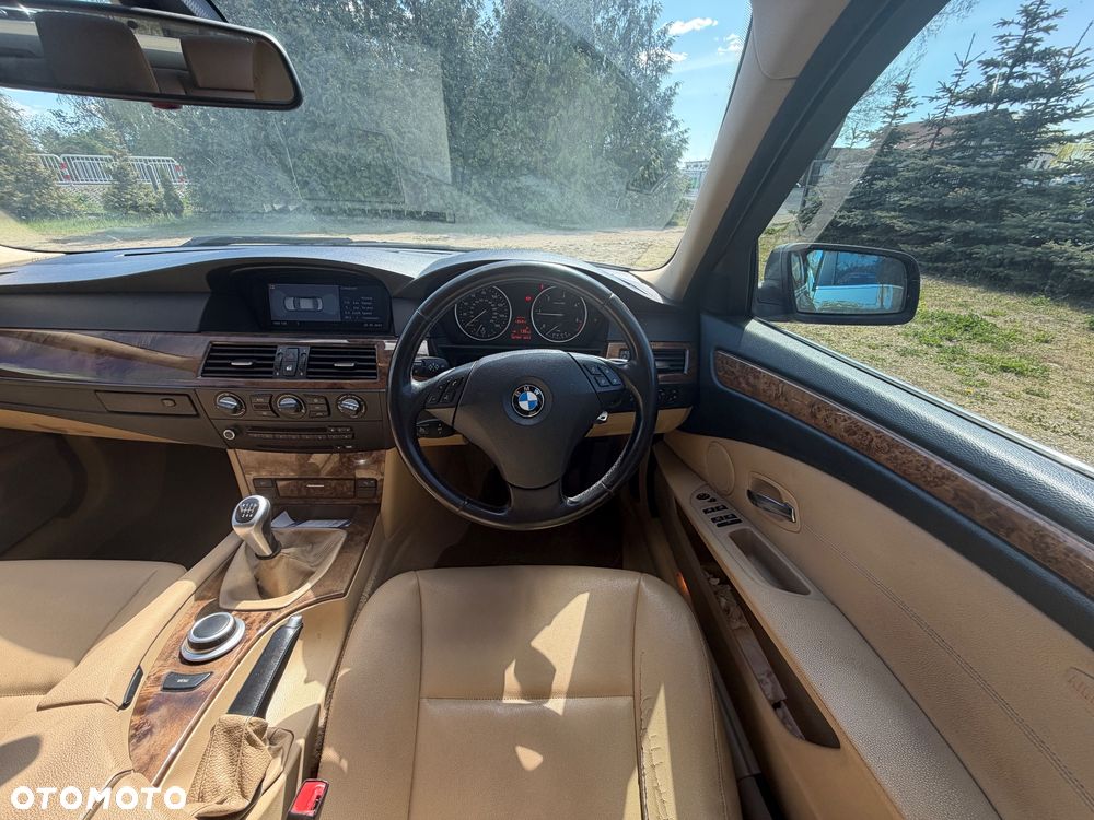 BMW Seria 5 520d Edition Exclusive - 7