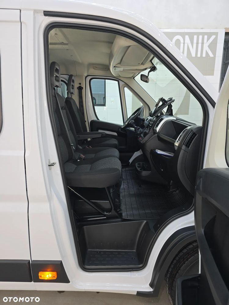 Fiat DUCATO 19Tyś km DOKA MAXI 7-OSOBOWY + 855Kg Ładownośc NAJLEPSZY SINIK 2,3 IVECO 140KM SALON PL STAN JAK NOWY NOWY NOWY 19Tyś km SERWIS ASO FIAT DO OSTATNIEGO Km KOŁA16 Cali KLIMA ELEKTRYKA WZMOCNIONE ZAWIESZENIE - 34