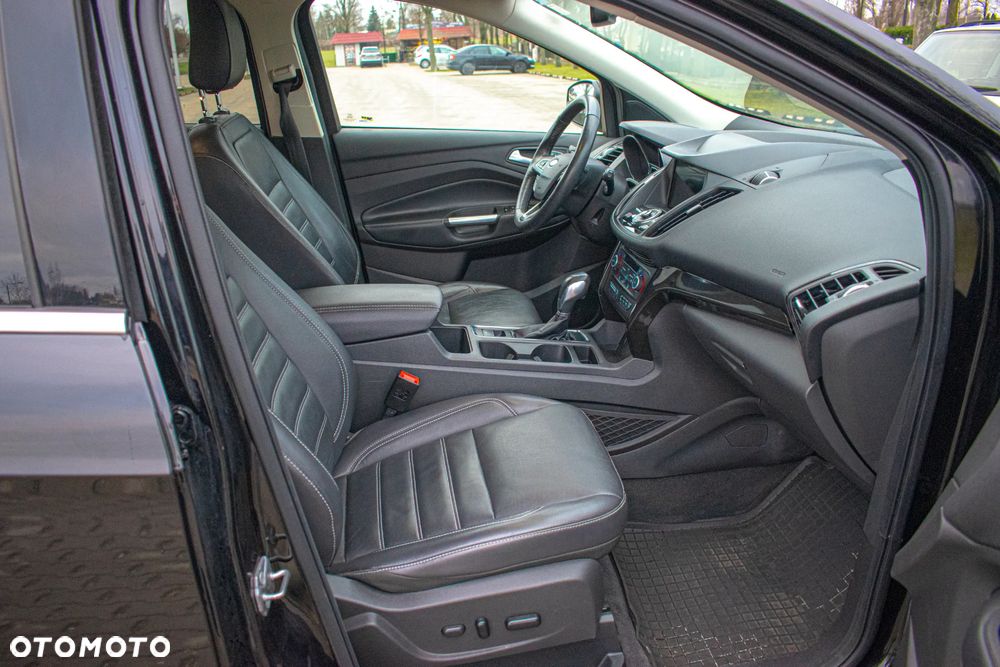 Ford Escape 2.0 EcoBoost AWD Titanium - 11