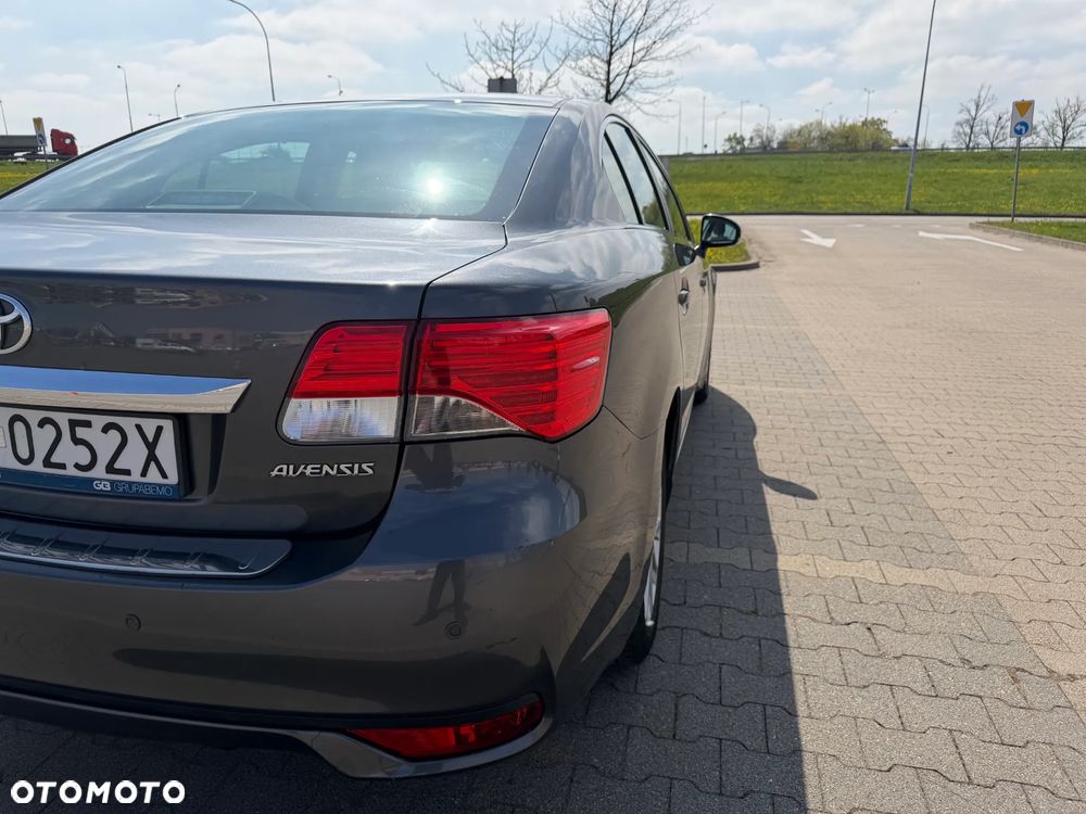 Toyota Avensis 1.8 Sol NAVI MS - 10