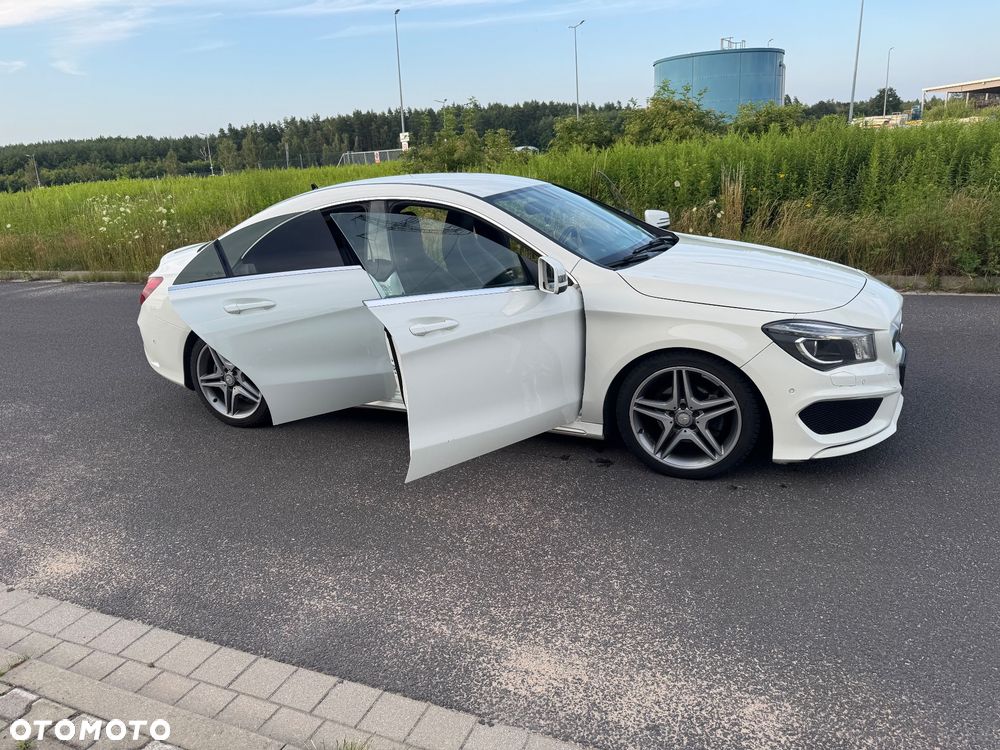 Mercedes-Benz CLA 200 7G-DCT AMG Line - 10