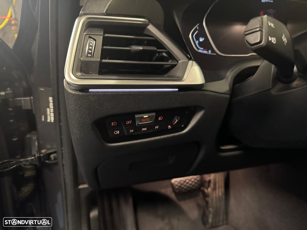 BMW 330 e Aut. Sport Line - 11