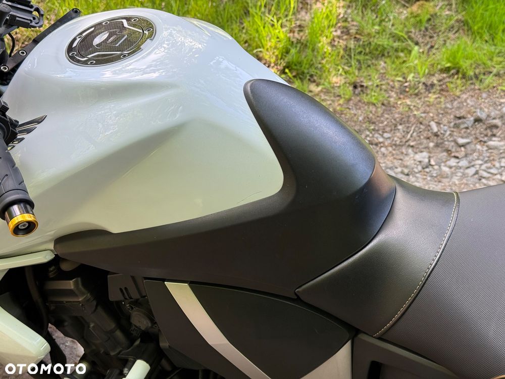 Honda CB - 32