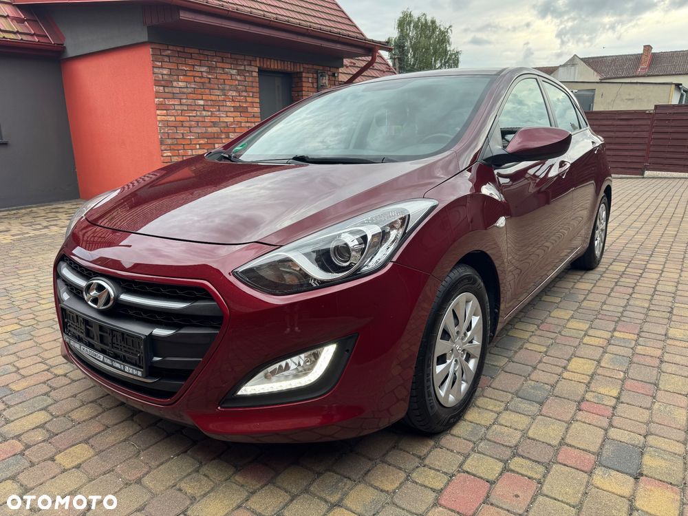 Hyundai i30 blue 1.4 Trend - 2
