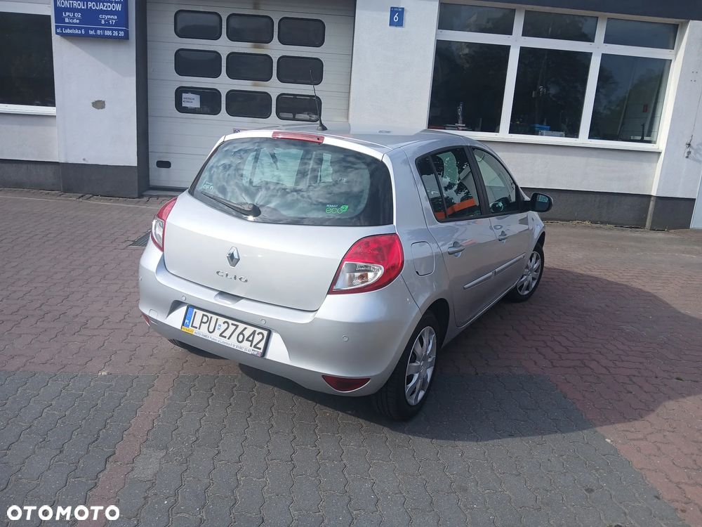 Renault Clio 1.2 16V Intens - 3