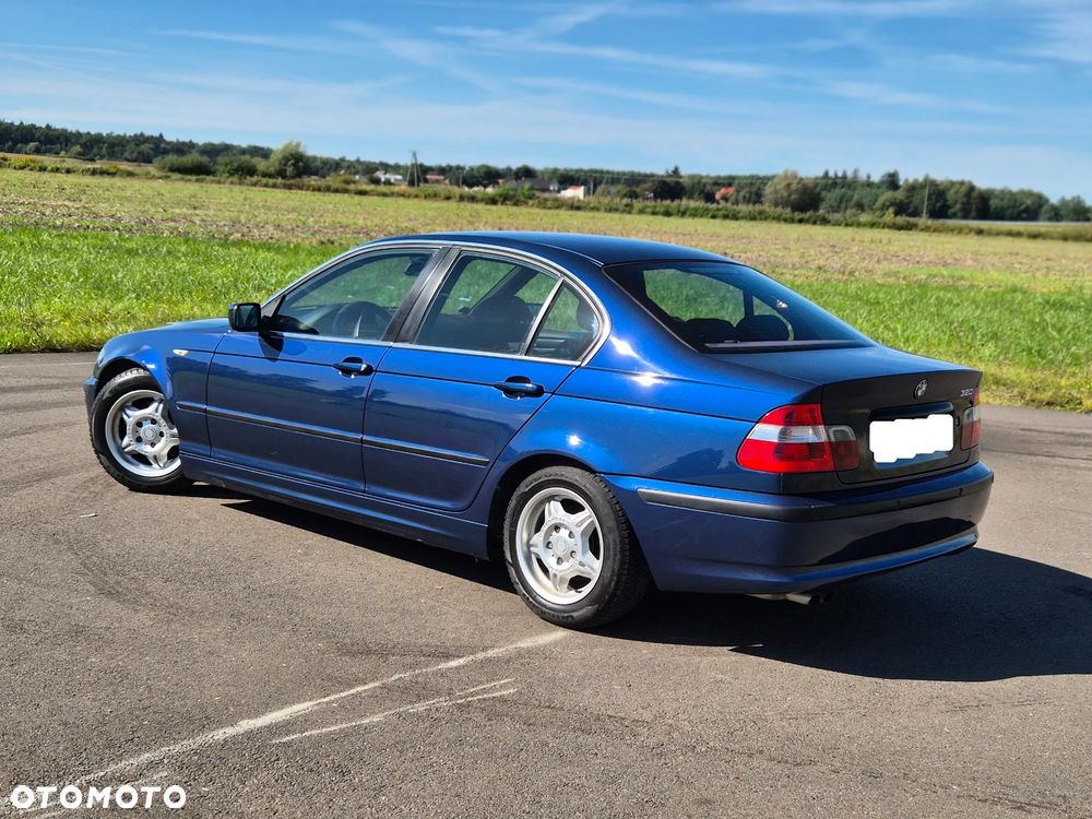 BMW Seria 3 320i - 10