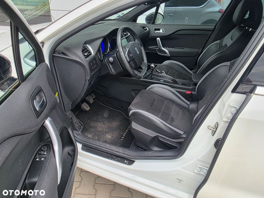 DS Automobiles DS 4 Crossback - 13
