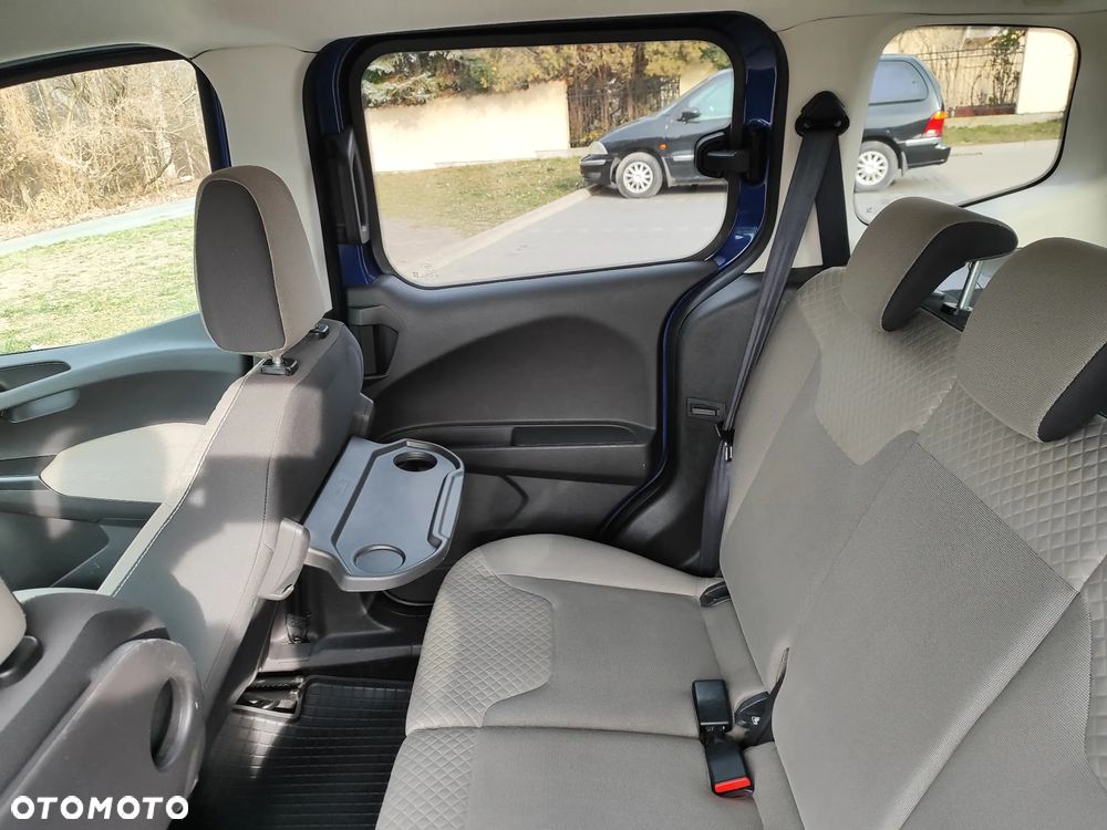 Ford Tourneo Courier 1.0 EcoBoost Titanium - 23
