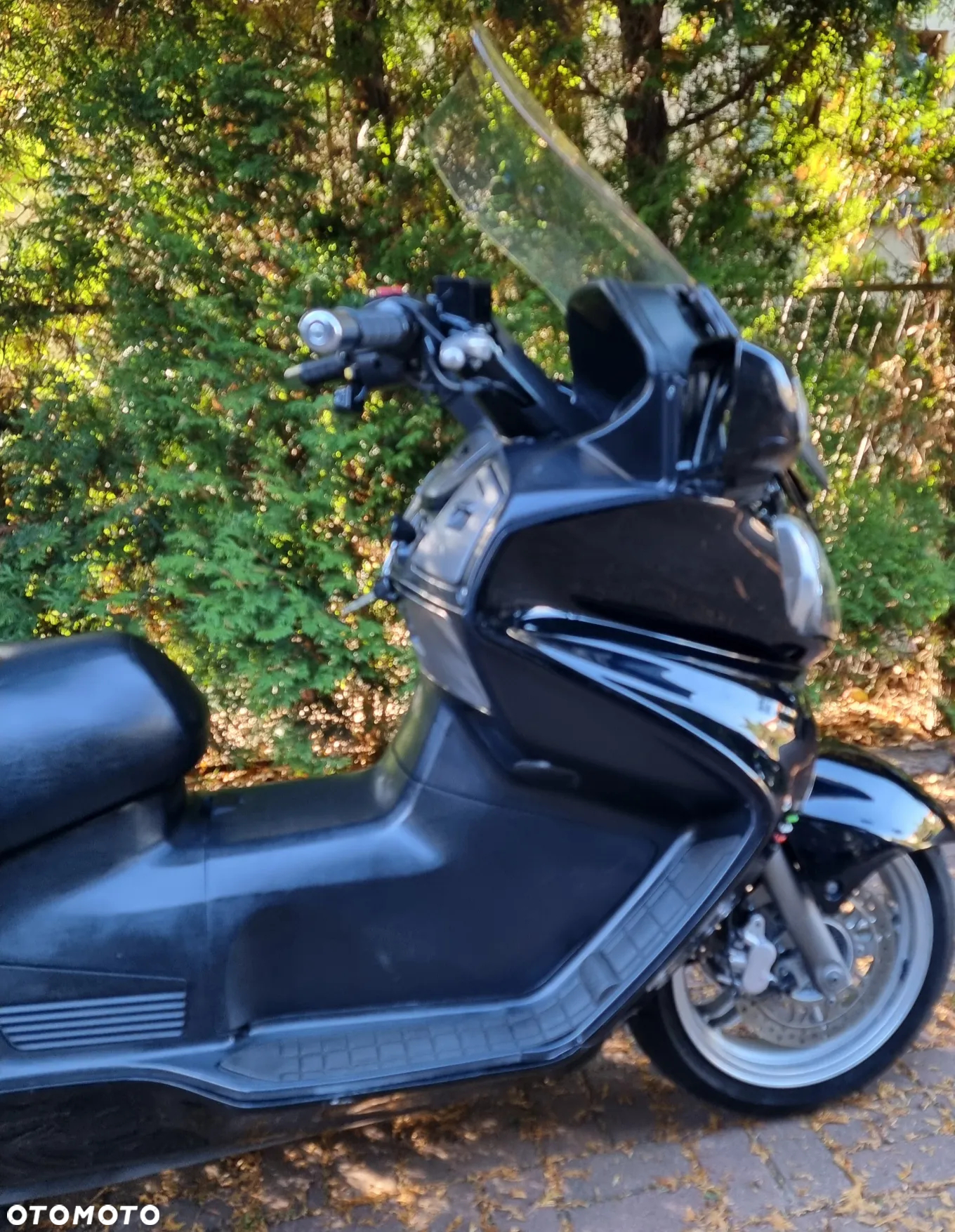 Suzuki Burgman - 4