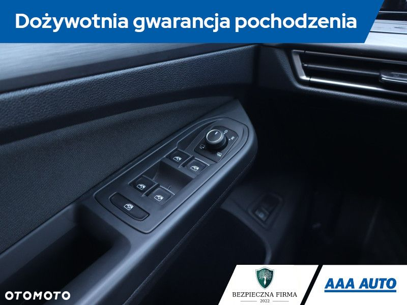 Volkswagen Golf - 20