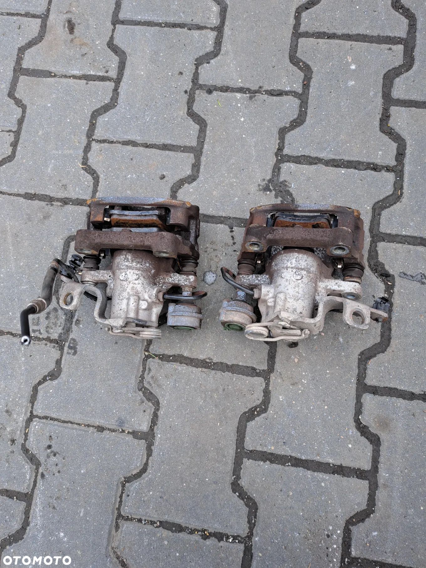 Citroen C4 Picasso I zacisk tylny lewy prawy grand picasso jarzmo - 1