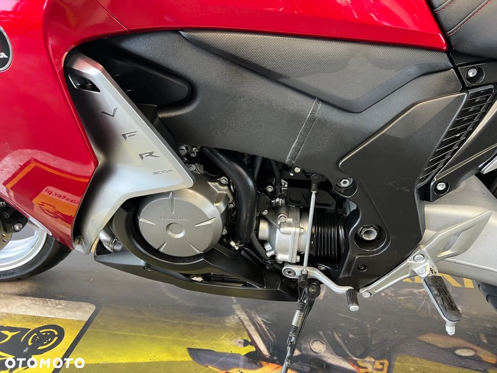 Honda VFR - 14