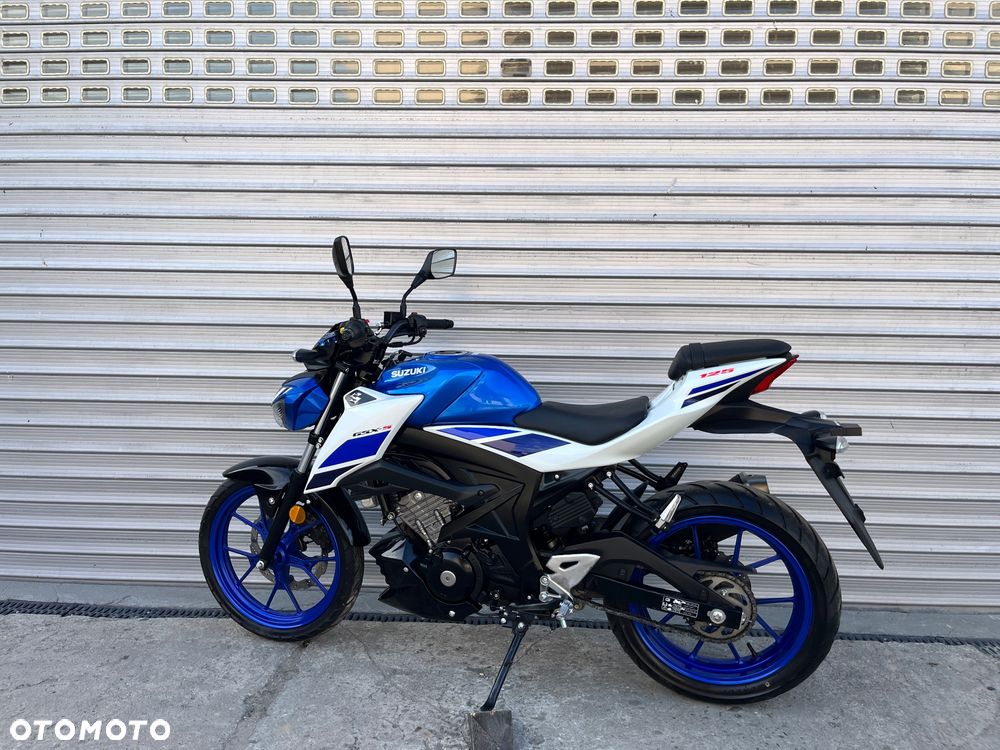 Suzuki GSX - 27
