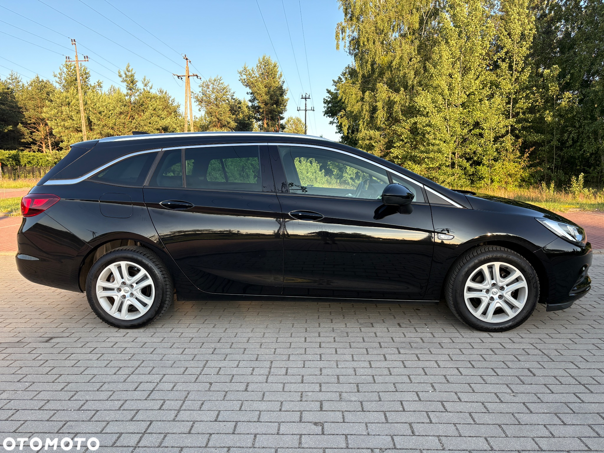 Opel Astra 1.4 Turbo Start/Stop Automatik Sports Tourer Innovation - 4