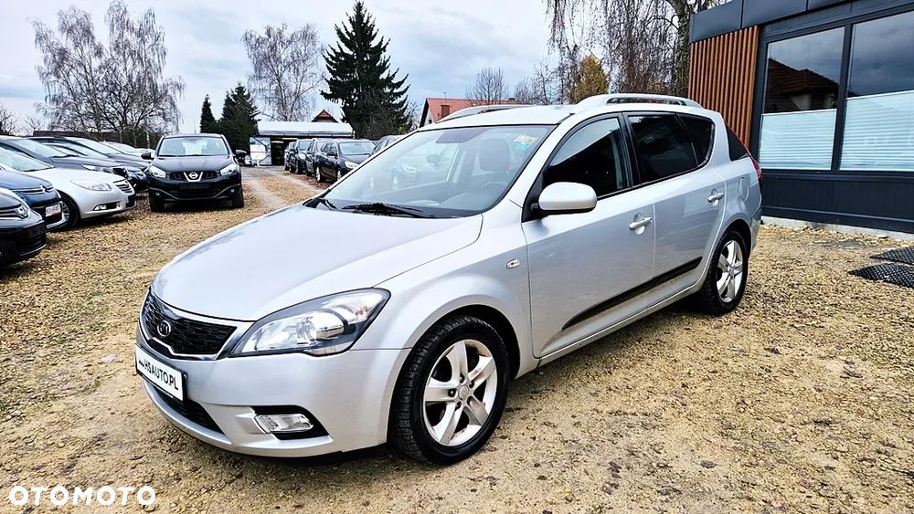 Kia Ceed 1.4 CVVT Dream-Team Edition - 32