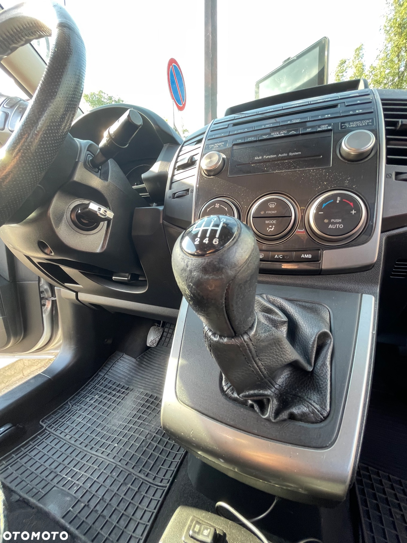 Mazda 5 - 7