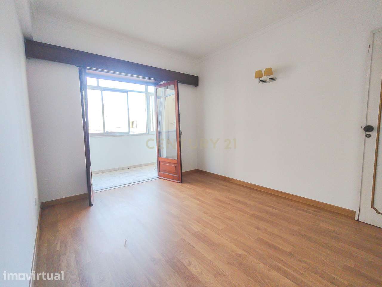 Apartamento T1 para Arrendamento na Parede | A poucos metros da Praia - Grande imagem: 4/23