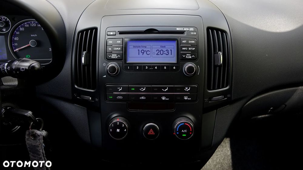 Hyundai i30 i30cw 1.4 UEFA EURO 2012 Edition - 18