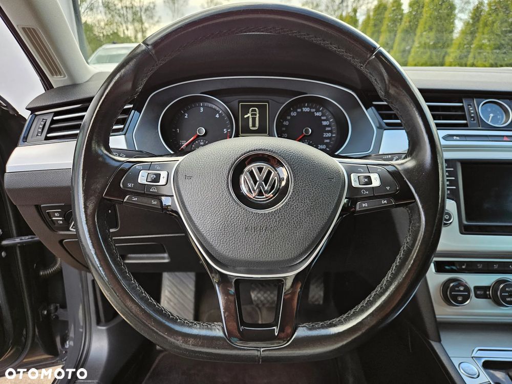 Volkswagen Passat 2.0 TDI SCR DSG Comfortline - 13
