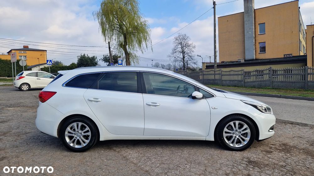 Kia Ceed 1.6 CRDi 128 Dream Team Edition - 3