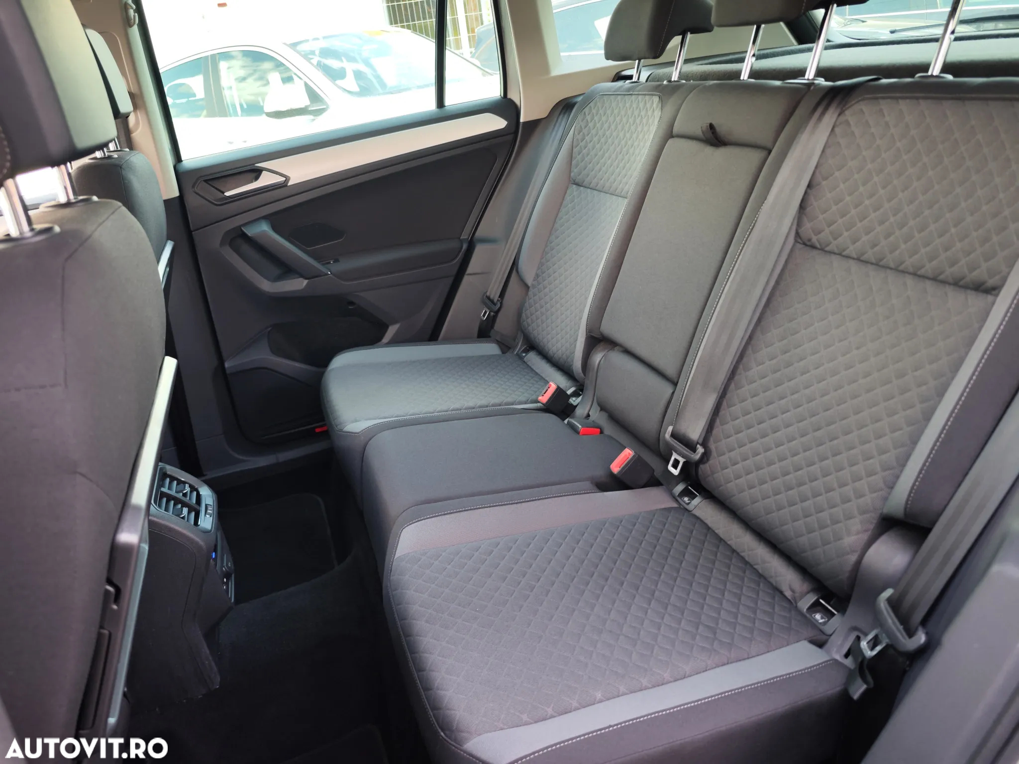Volkswagen Tiguan - 27