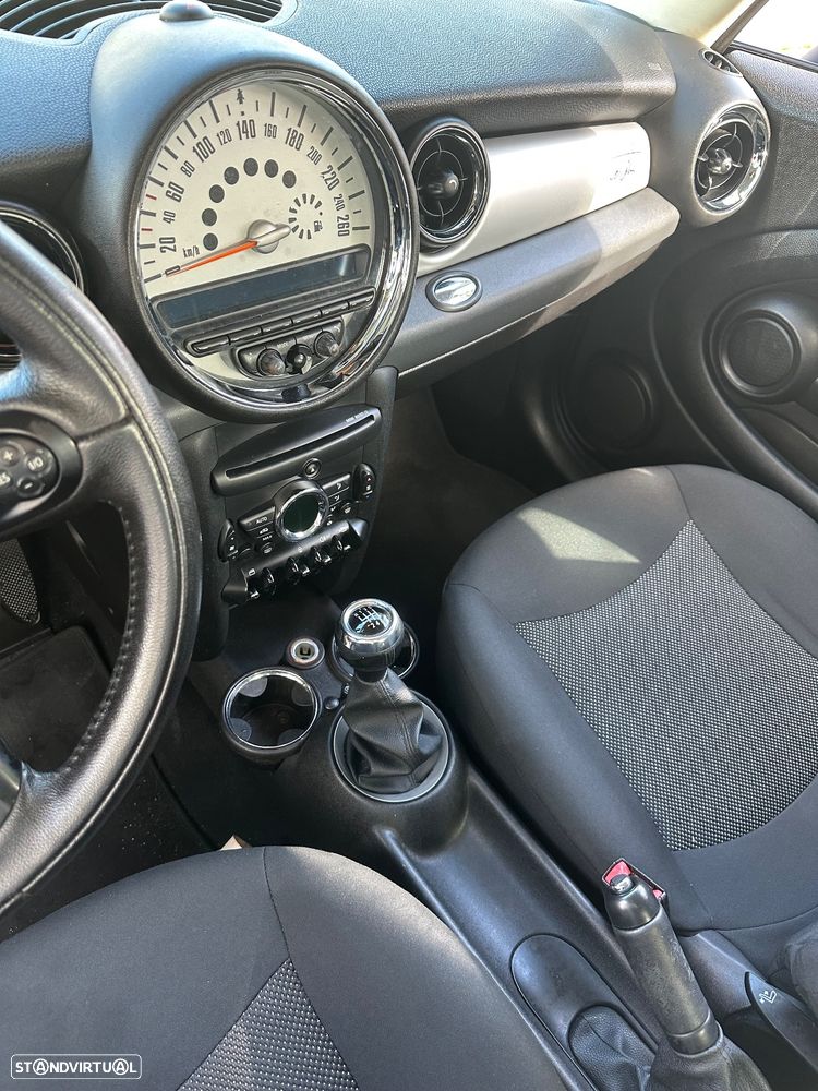 MINI 3 Portas One D - 7