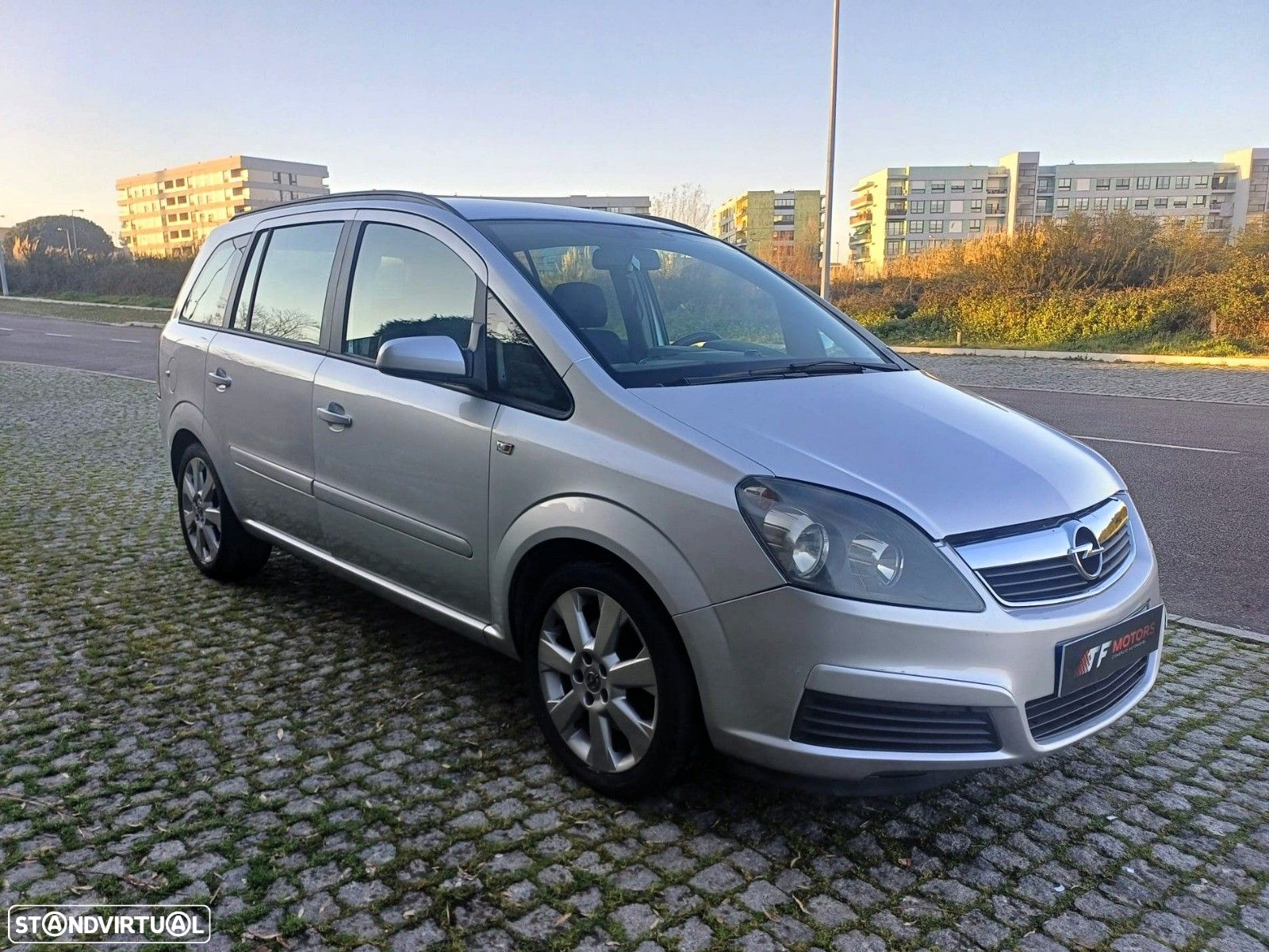 Opel Zafira 1.9 CDTi Enjoy - 3