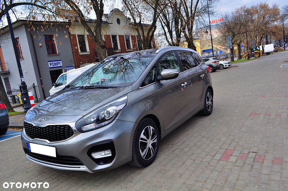 Kia Carens 1.6 GDI Dream Team Edition - 1