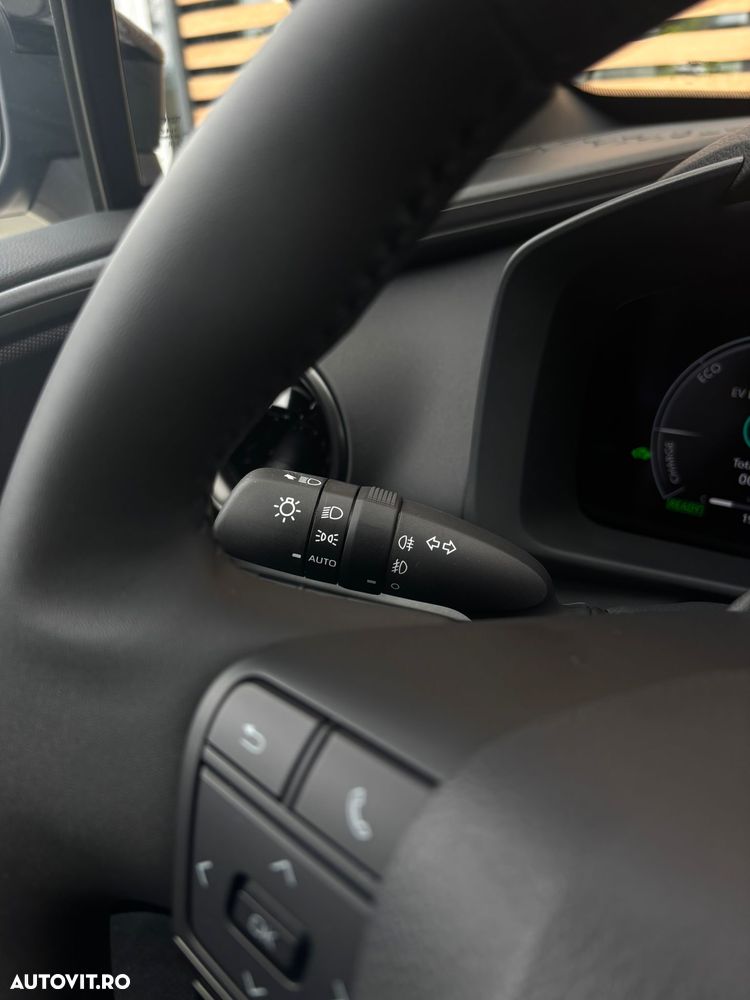 Toyota C-HR 1.8 HEV 140 CP 4x2 CVT Dynamic - 27
