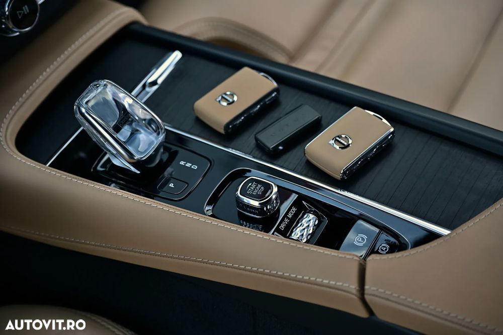 Volvo XC 60 B5 MHEV AT8 AWD Inscription - 22