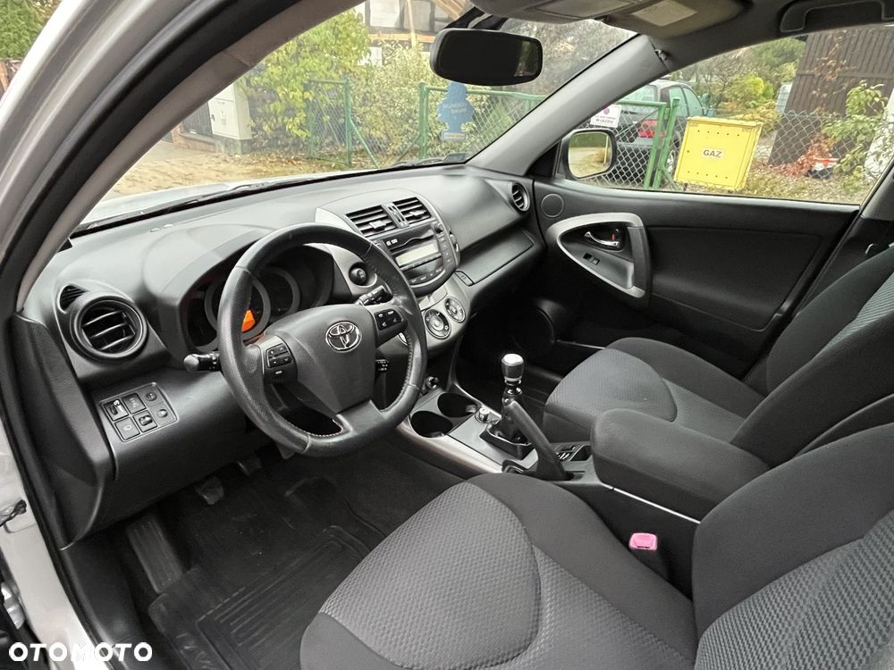 Toyota RAV4 2.2 D-4D 4x4 Life - 17