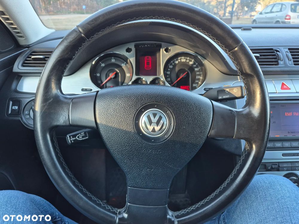 Volkswagen Passat 2.0 TDI DPF Highline - 32