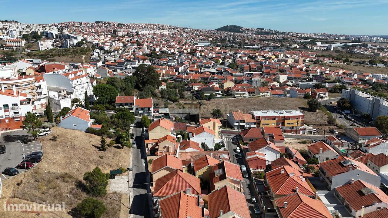 Terreno Urbano com 307m2 em Casal da Mira – Amadora - Grande imagem: 5/6
