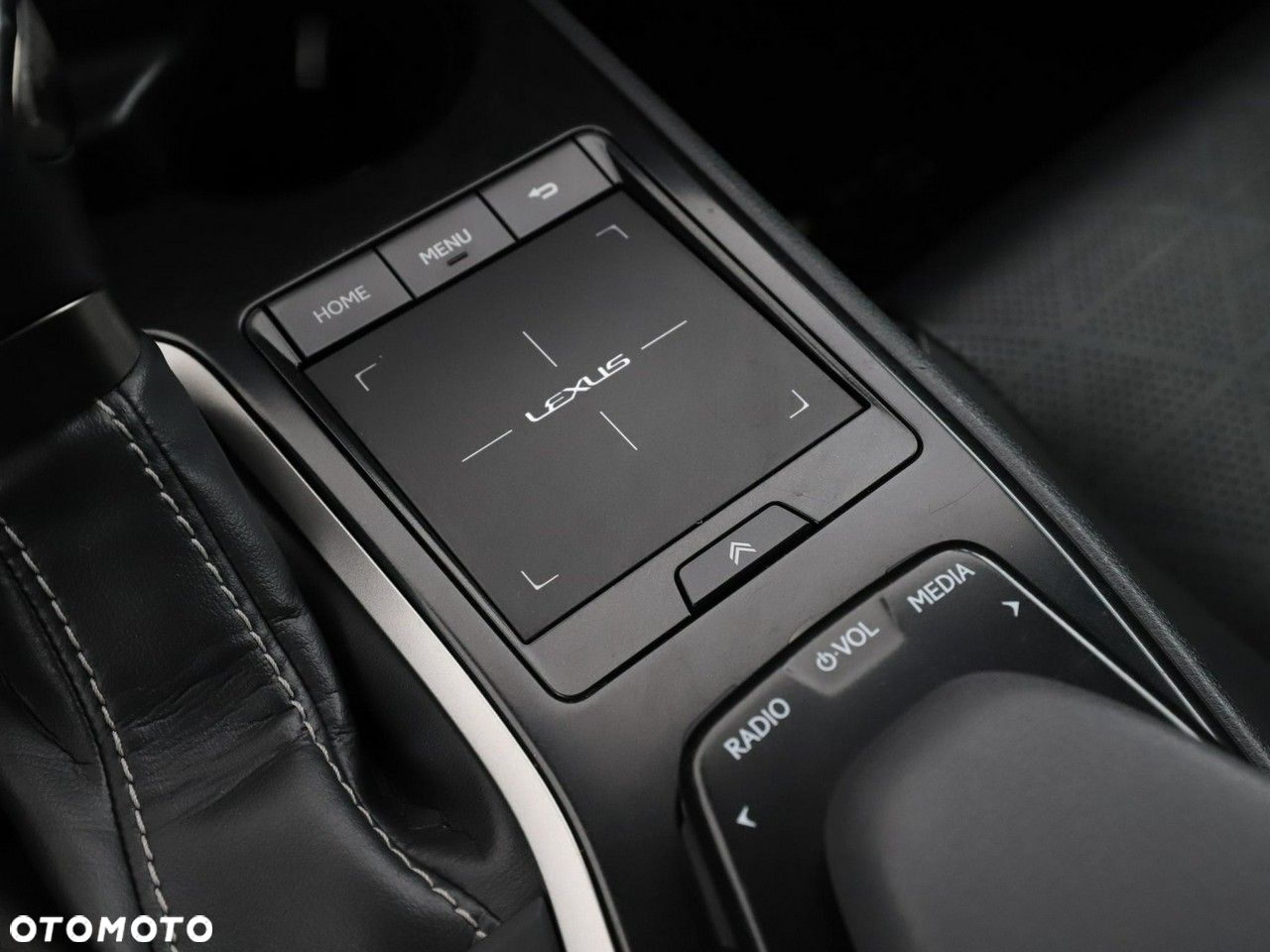 Lexus UX 250h Prestige 2WD - 29