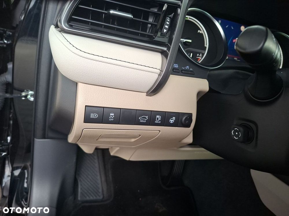 Toyota Camry - 20