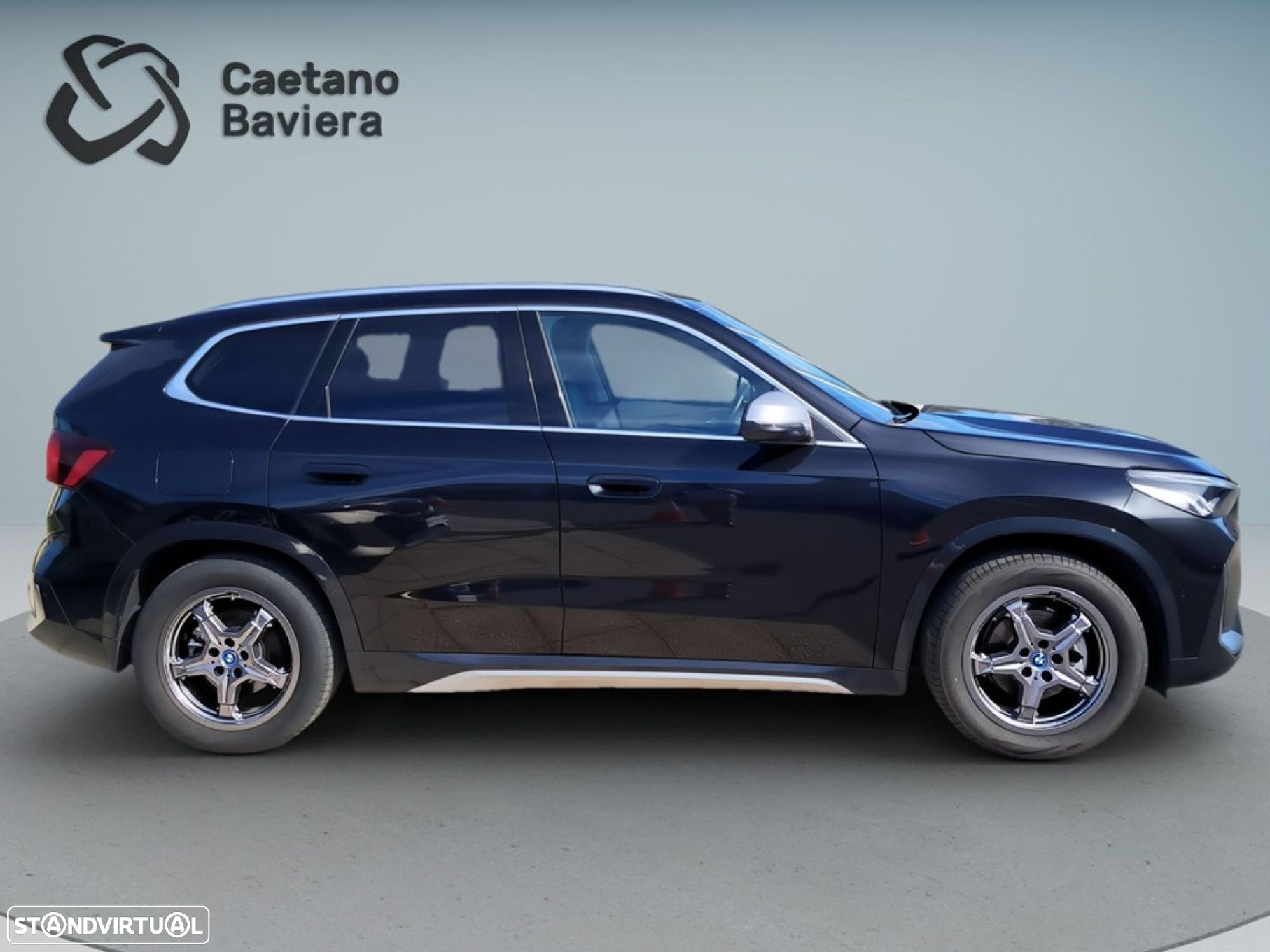 BMW iX1 eDrive20 Pack Desportivo M - 9