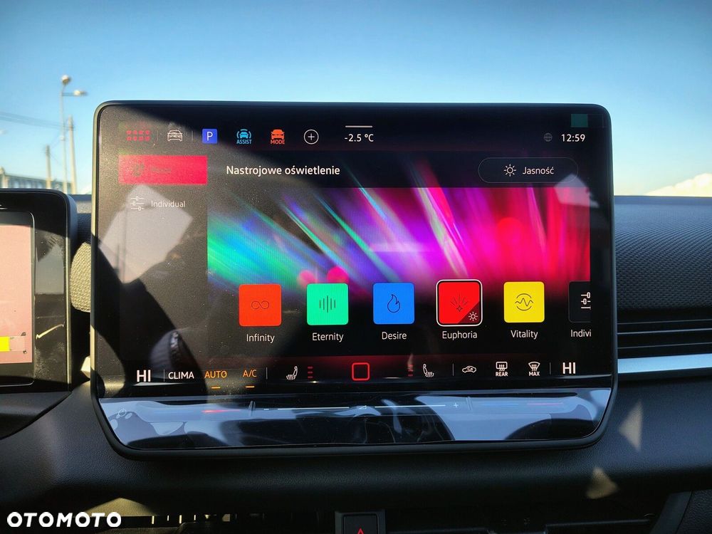 Volkswagen T-Roc - 22