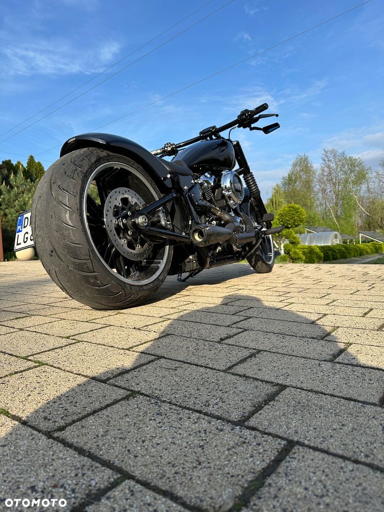 Harley-Davidson Softail Breakout - 4