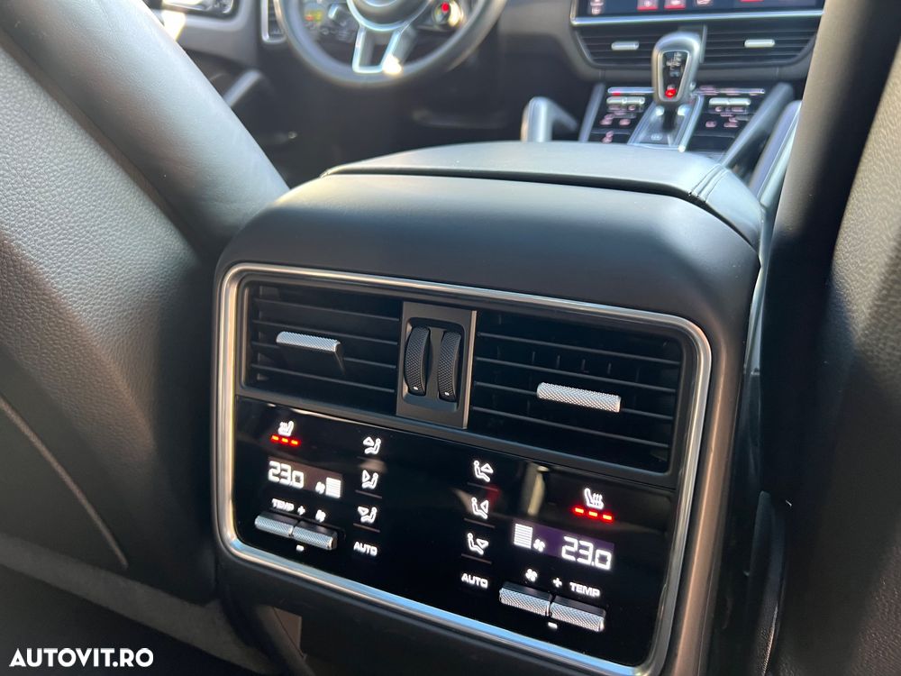 Porsche Cayenne Coupe S - 7